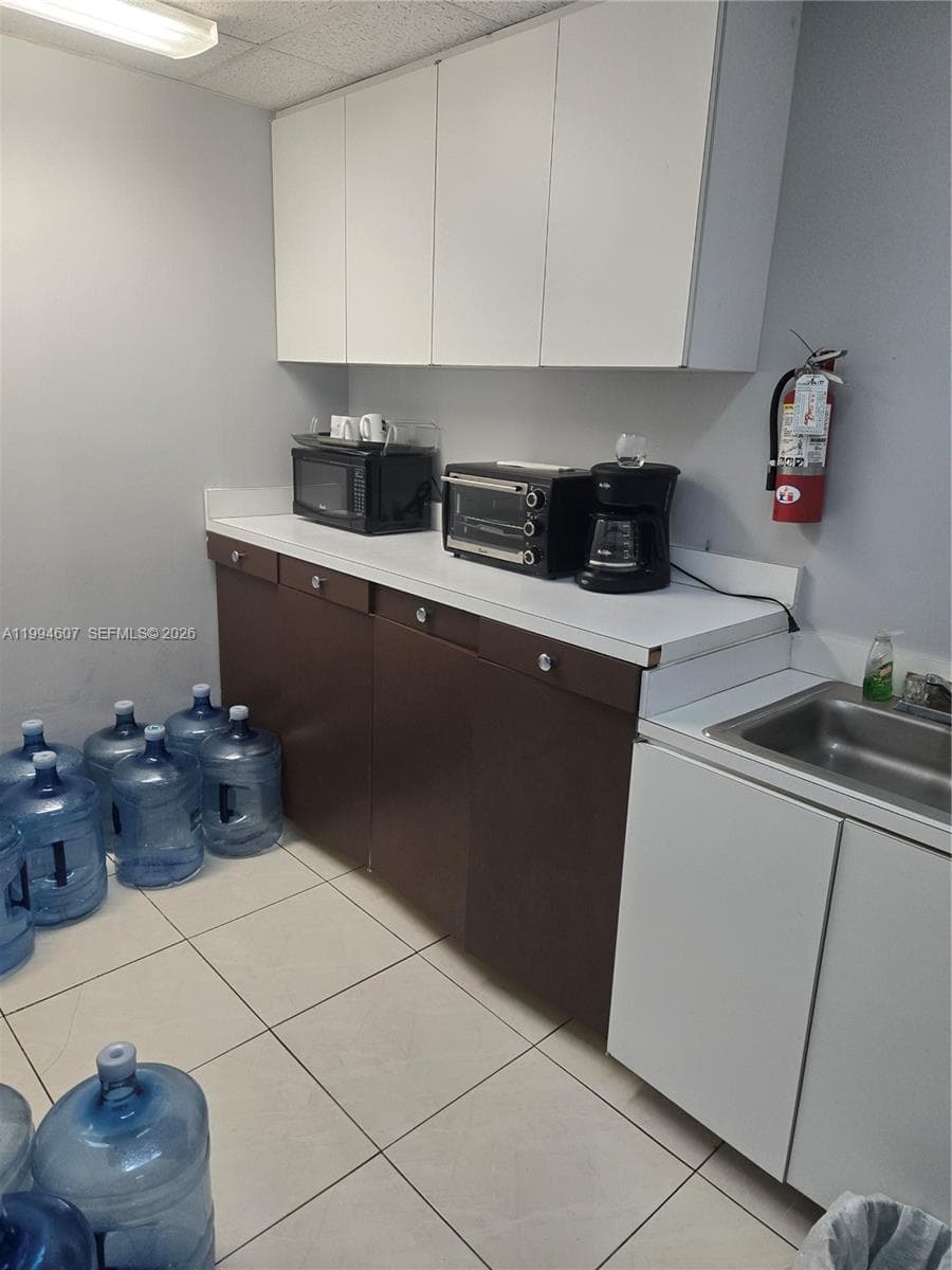 909 N Miami Beach Blvd # 202, North Miami Beach FL 33162 photo 4