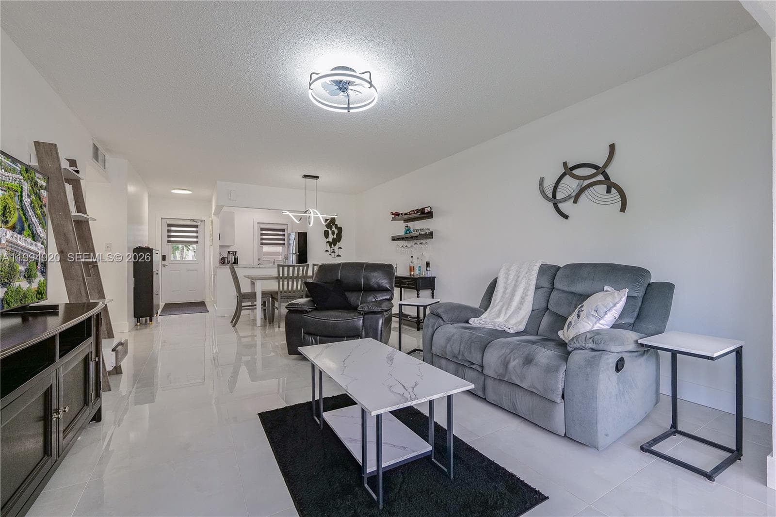 4701 NW 34th St # 502, Lauderdale Lakes FL 33319