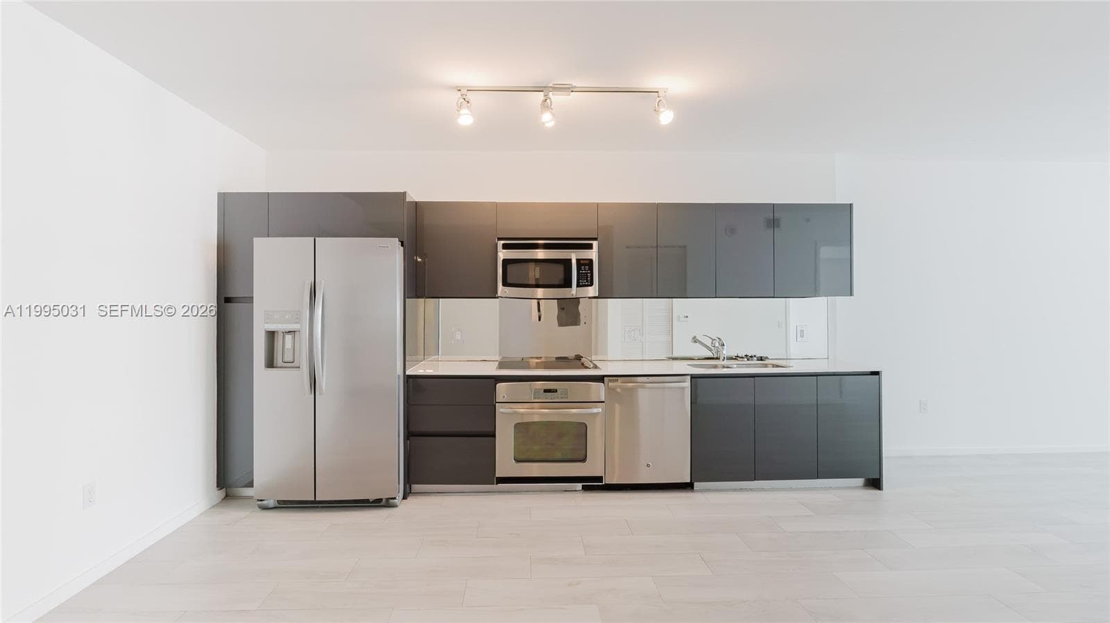 31 SE 6th St # 1906, Miami FL 33131 photo 4