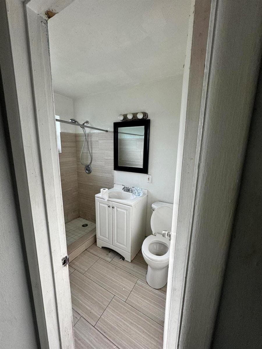 243 NE 39th Court, Deerfield Beach FL 33064 photo 4