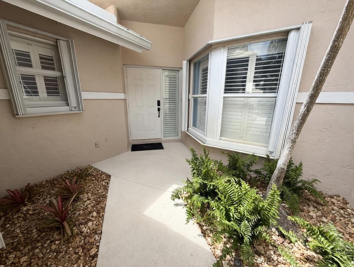 2424 SW Foxpoint Trail, Palm City FL 34990 photo 4