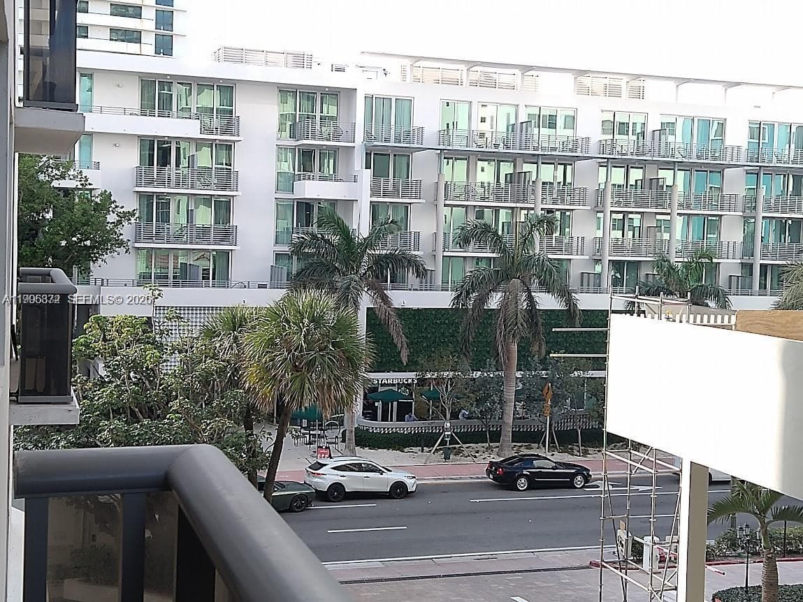 6039 Collins Ave # 407, Miami Beach, FL 33140 photo 2