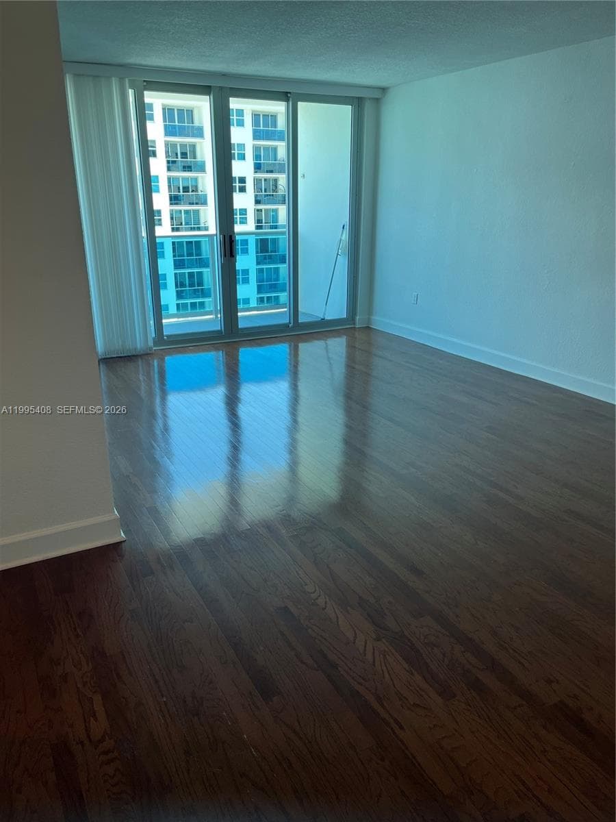7501 E Treasure Dr # 8A, North Bay Village FL 33141 photo 3