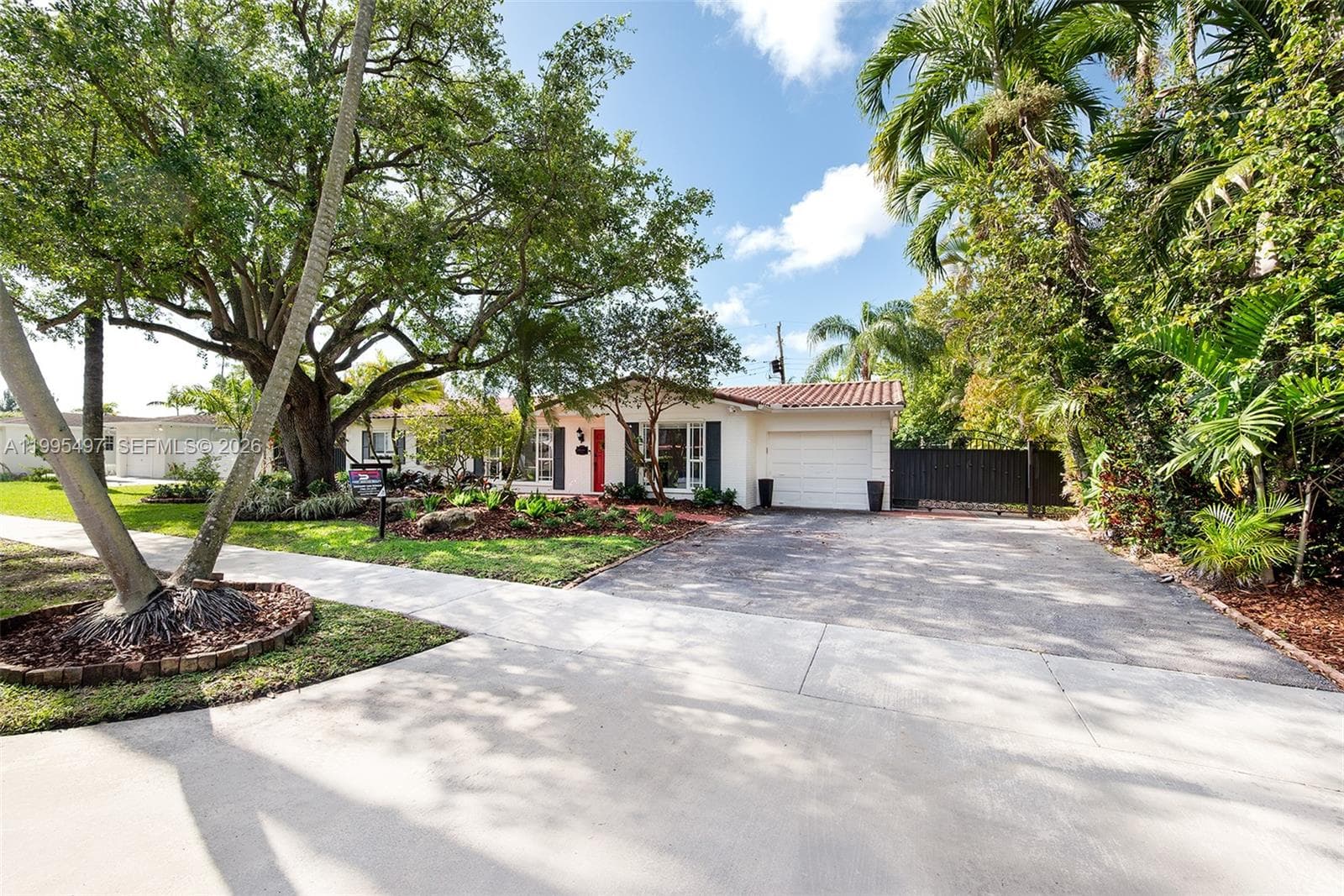 9370 SW 82nd St, Miami FL 33173 photo 2