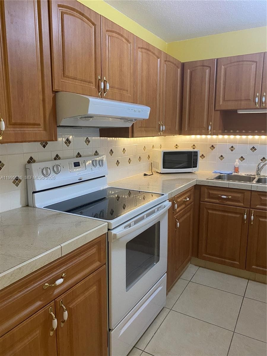 9301 SW 92nd Ave # 210C, Miami FL 33176 photo 2