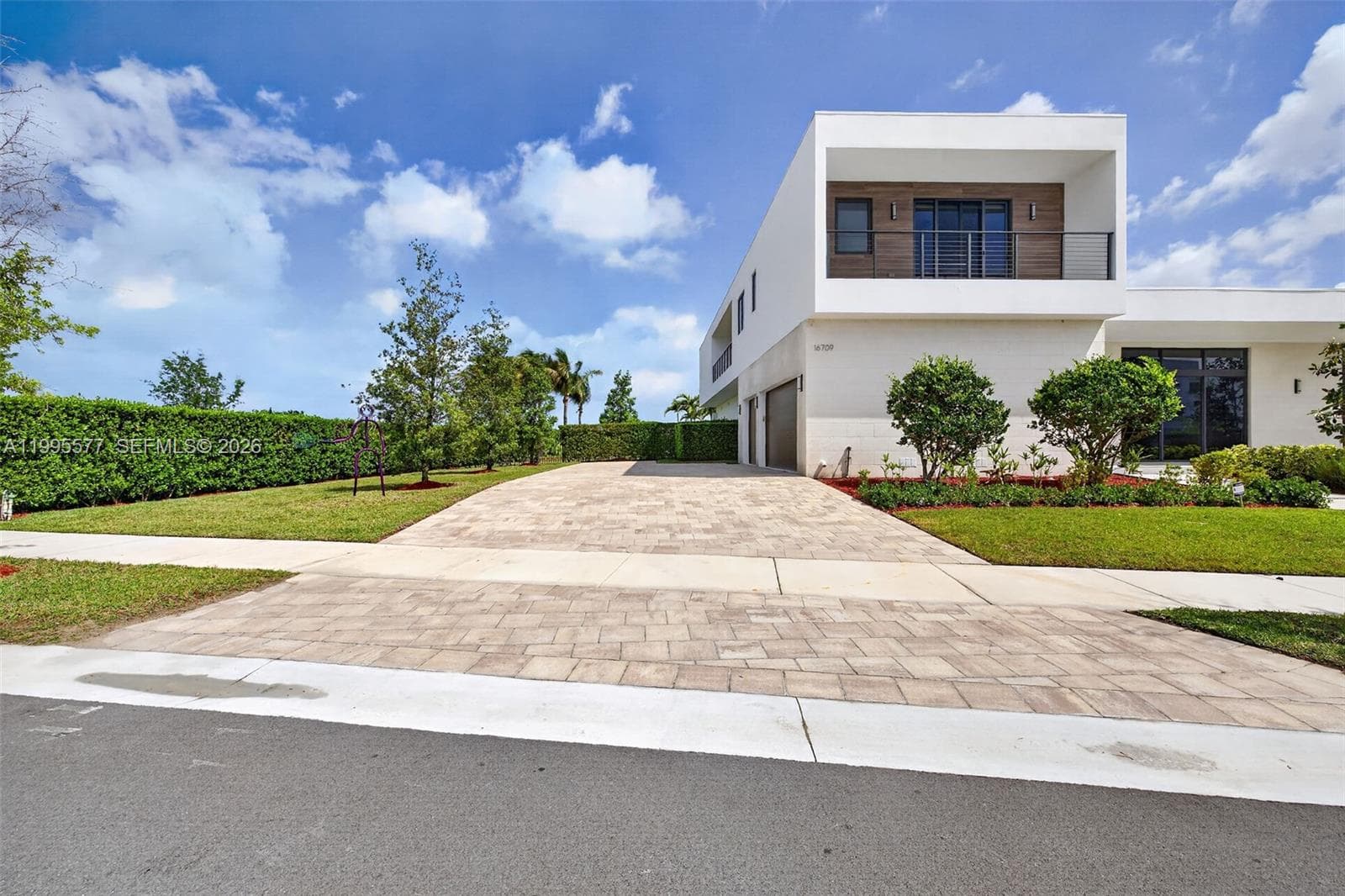 16709 Botaniko Drive North, Weston FL 33326 photo 3