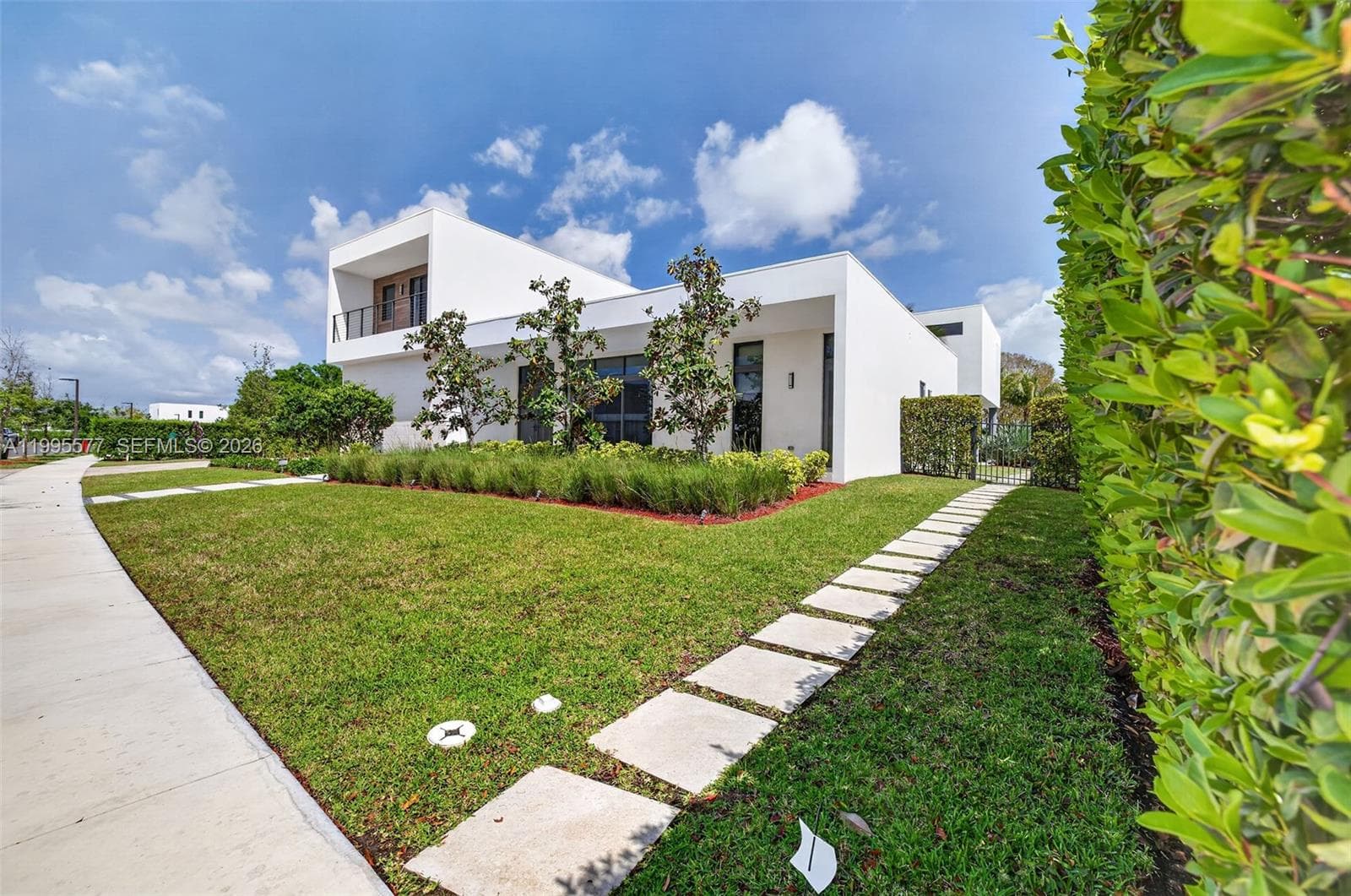 16709 Botaniko Drive North, Weston FL 33326 photo 4