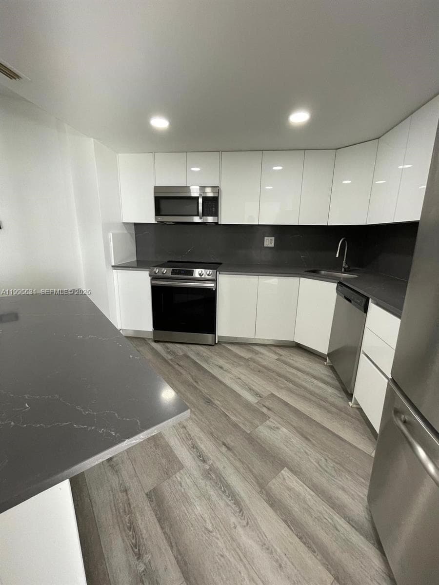 2750 NE 183rd St # 2407, Aventura FL 33160 photo 3
