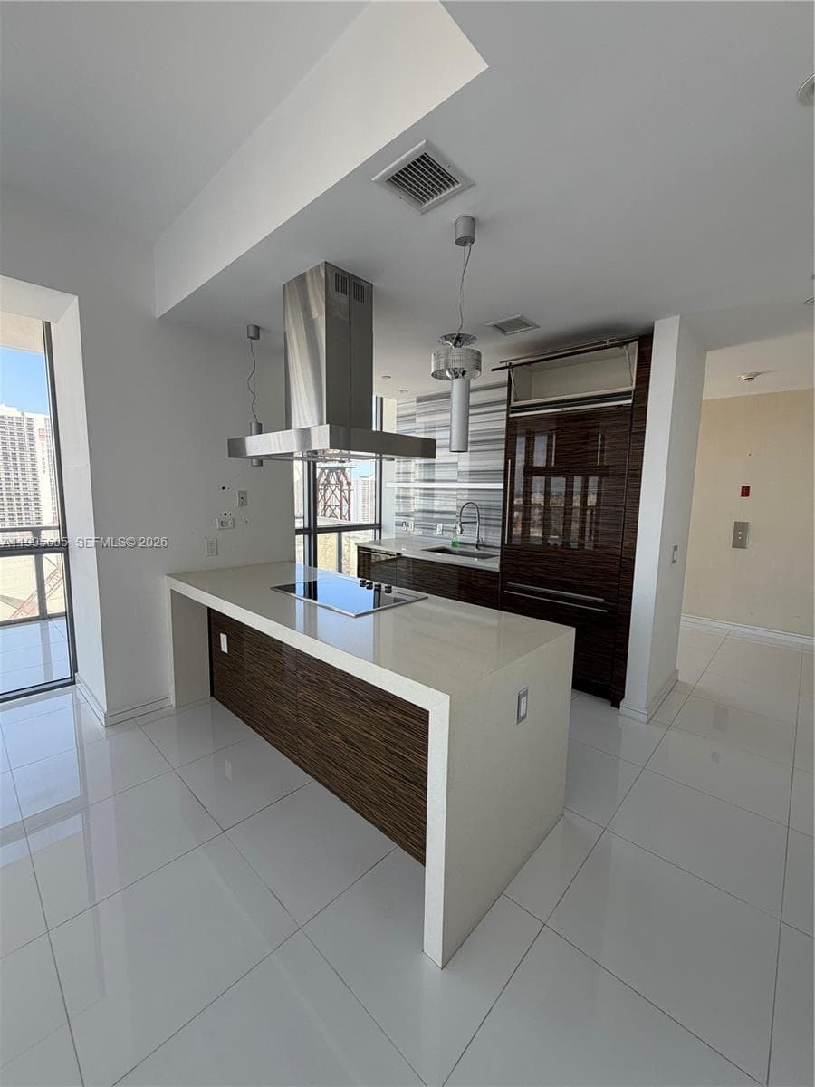 1100 Biscayne Blvd # 2605, Miami FL 33132 photo 2