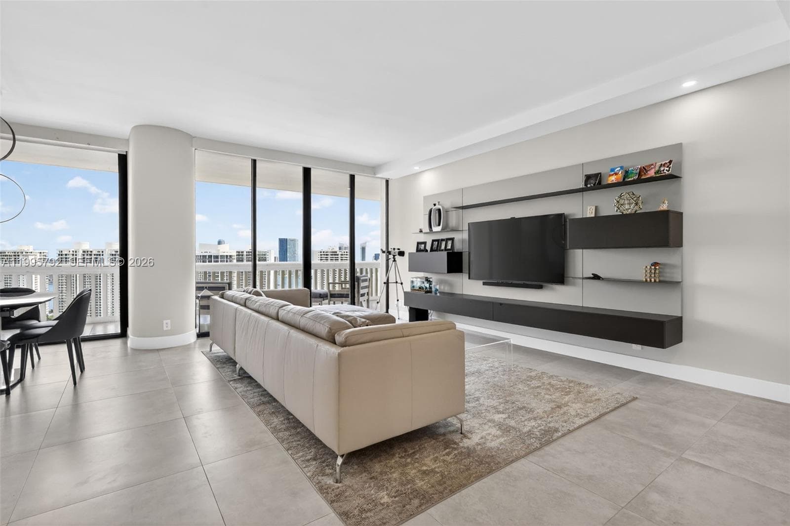 1000 ISLAND BL # 3107, Aventura FL 33160 photo 2
