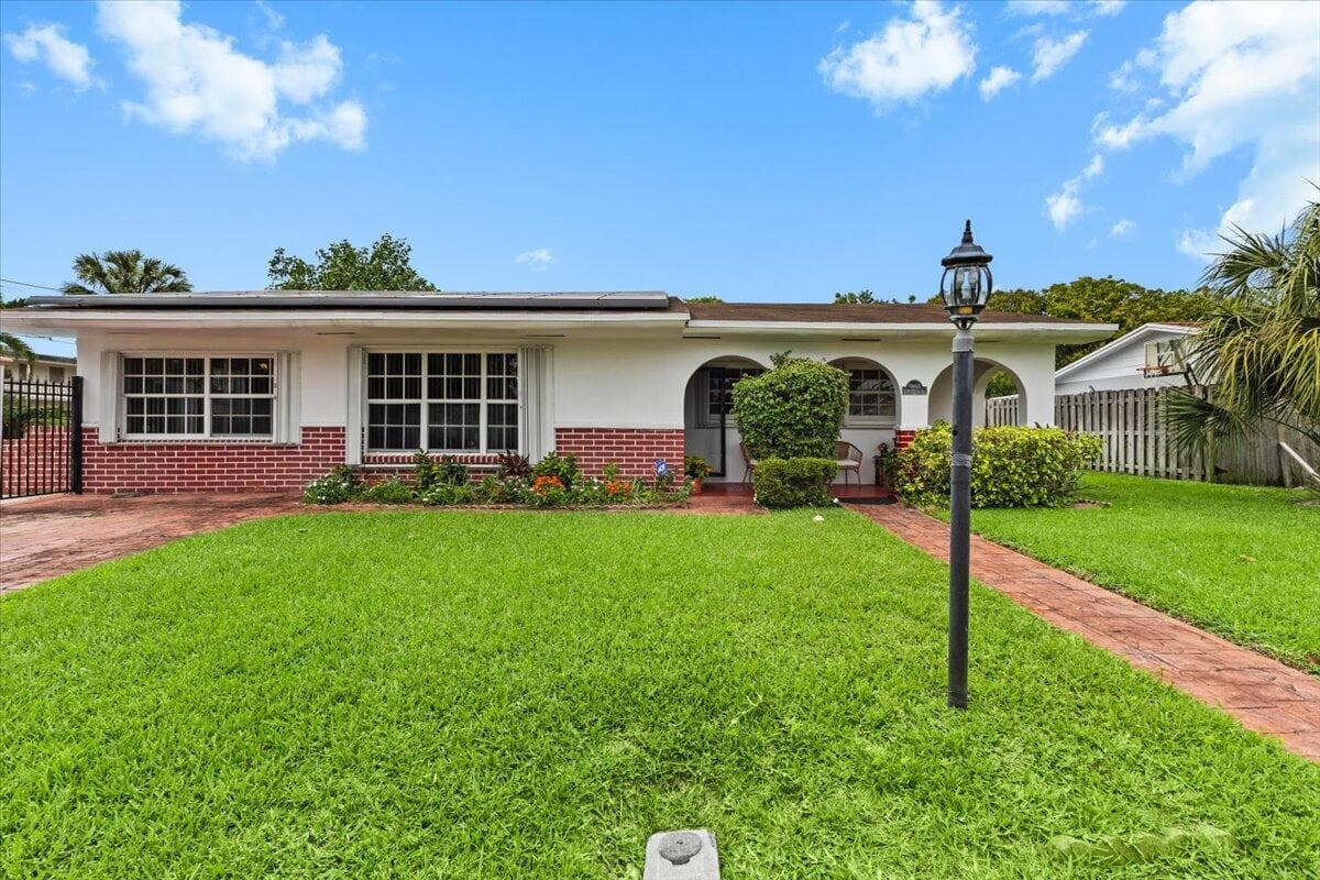 1091 NW 46th Avenue, Lauderhill FL 33313 photo 2