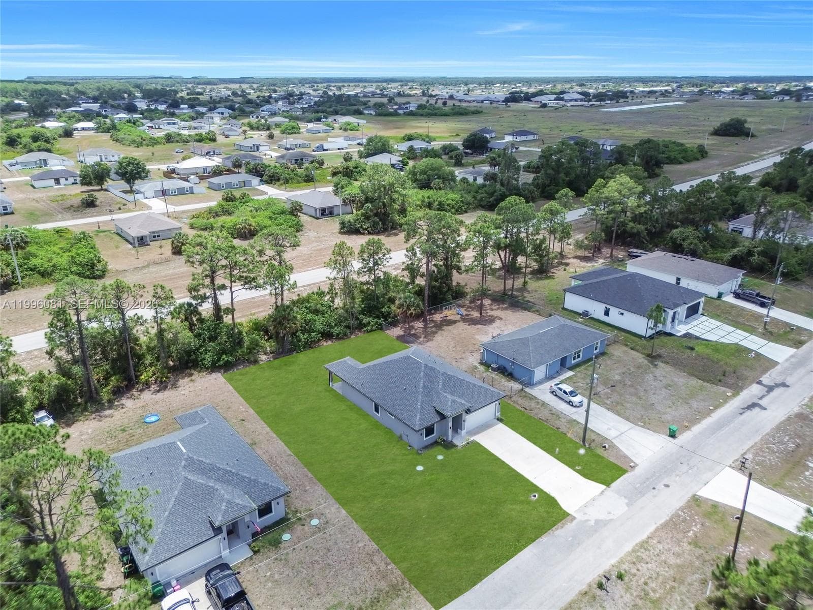 6007 Kumquat Cir, La Belle FL 33935 photo 3