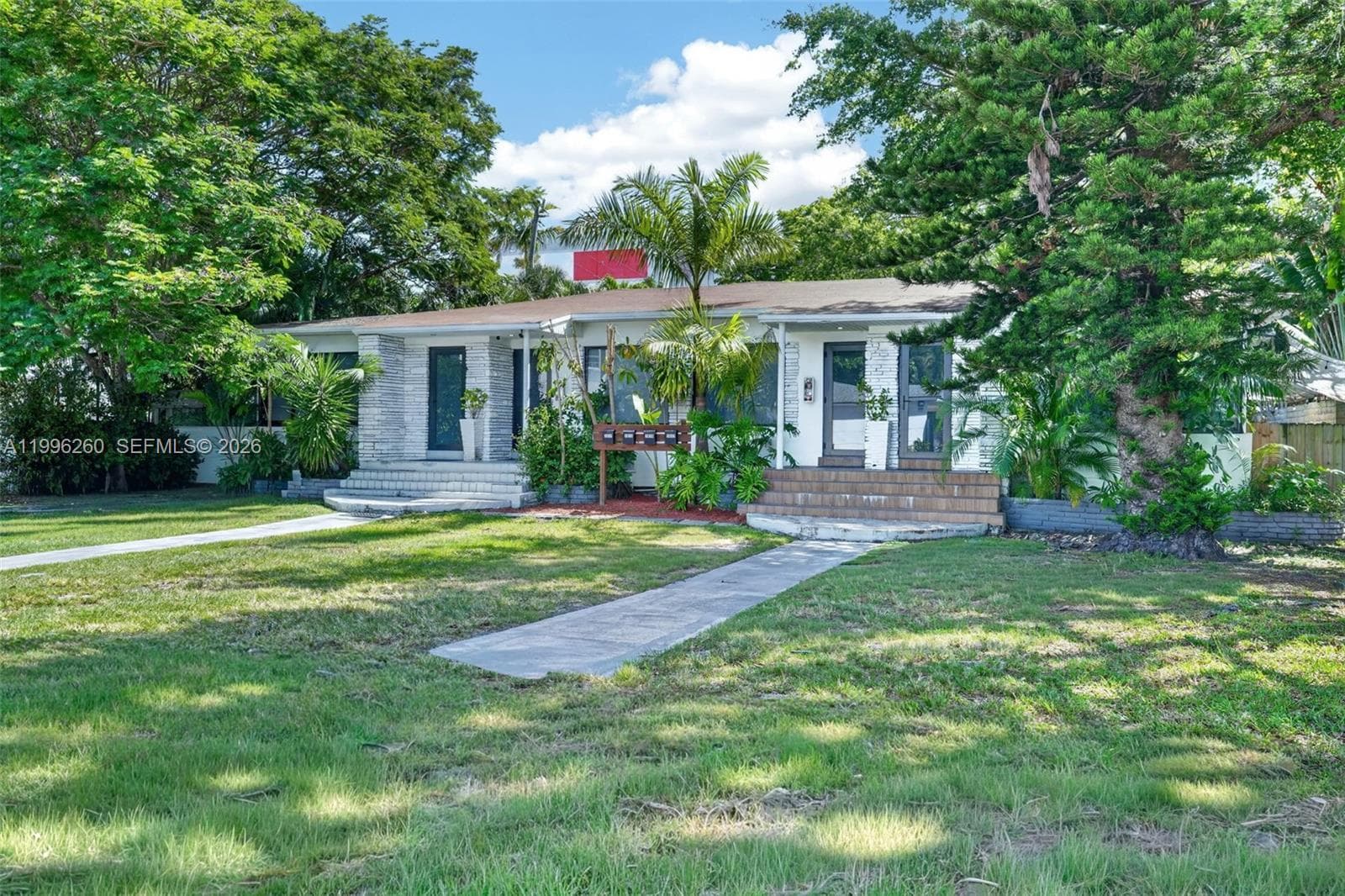 7811 NE 10th Ct, Miami FL 33138 photo 2