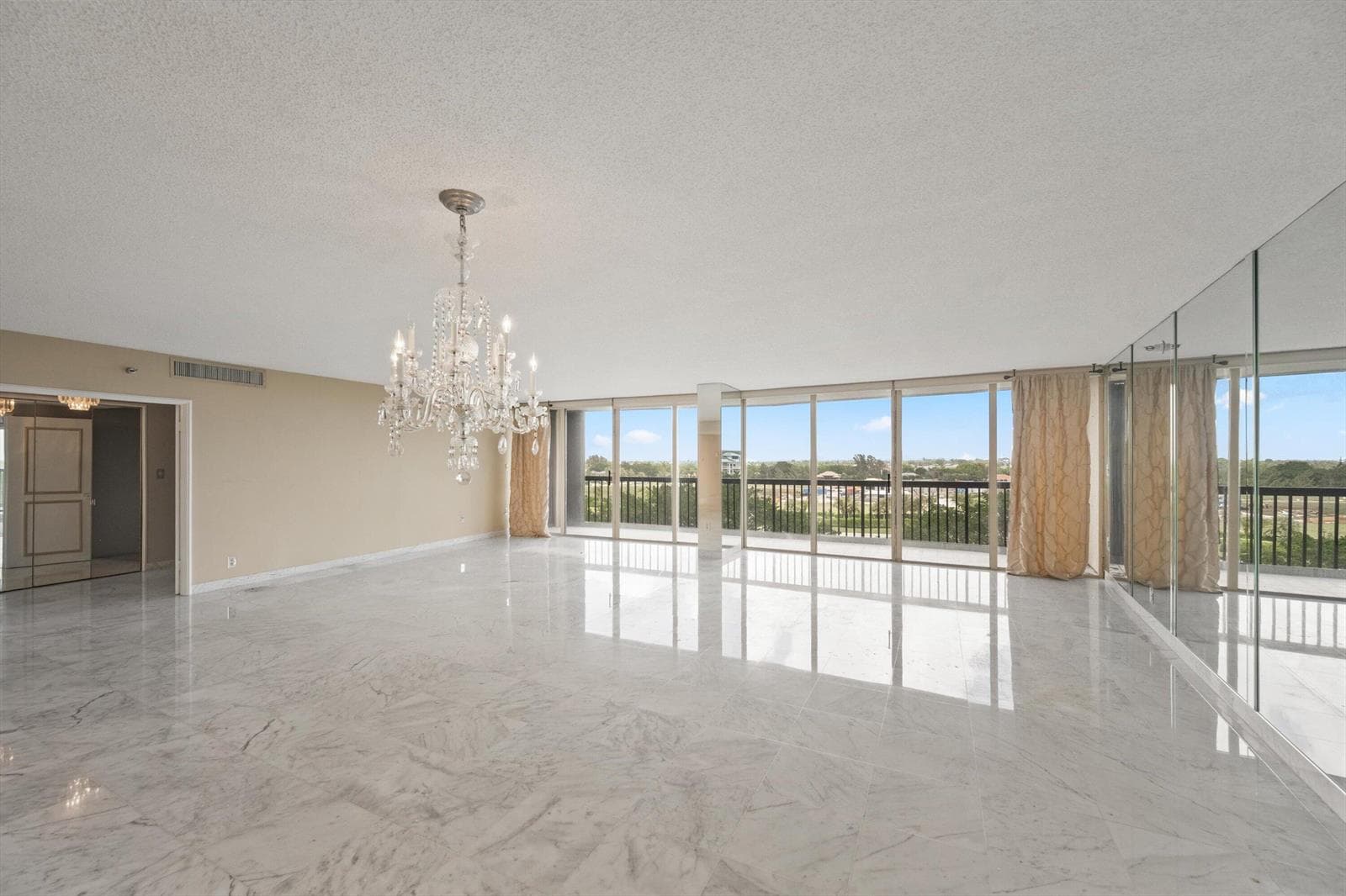 2480 Presidential Way # 704, West Palm Beach FL 33401 photo 2