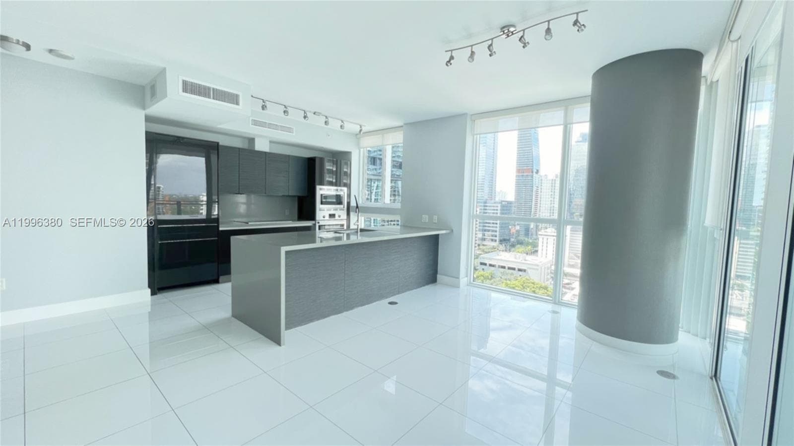 1080 Brickell Ave # 1801, Miami FL 33131 photo 2