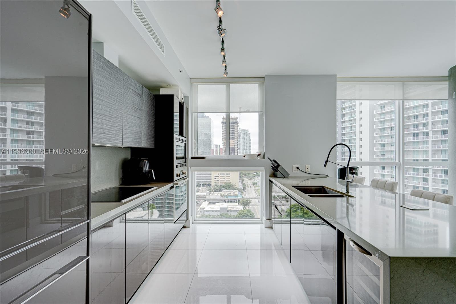 1080 Brickell Ave # 1801, Miami FL 33131 photo 3