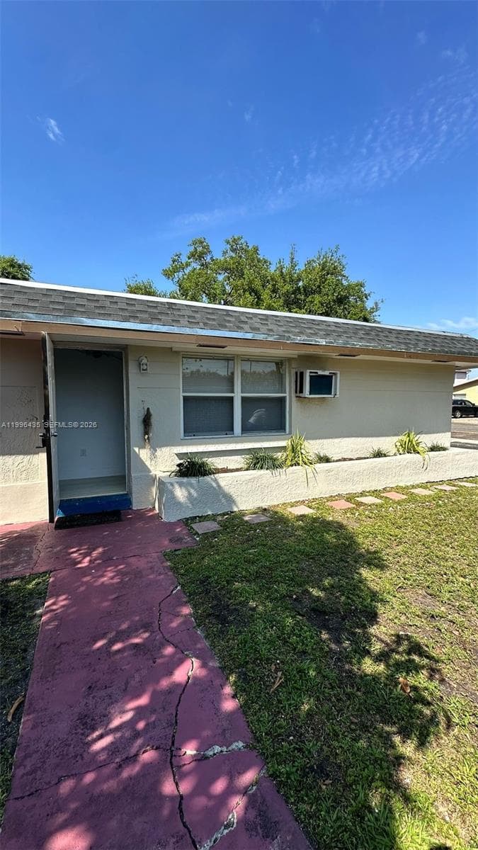715 SW 6th St, Dania Beach FL 33004