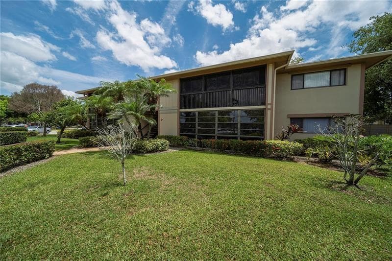 9425 S Belfort Circle # 104, Tamarac FL 33321 photo 2