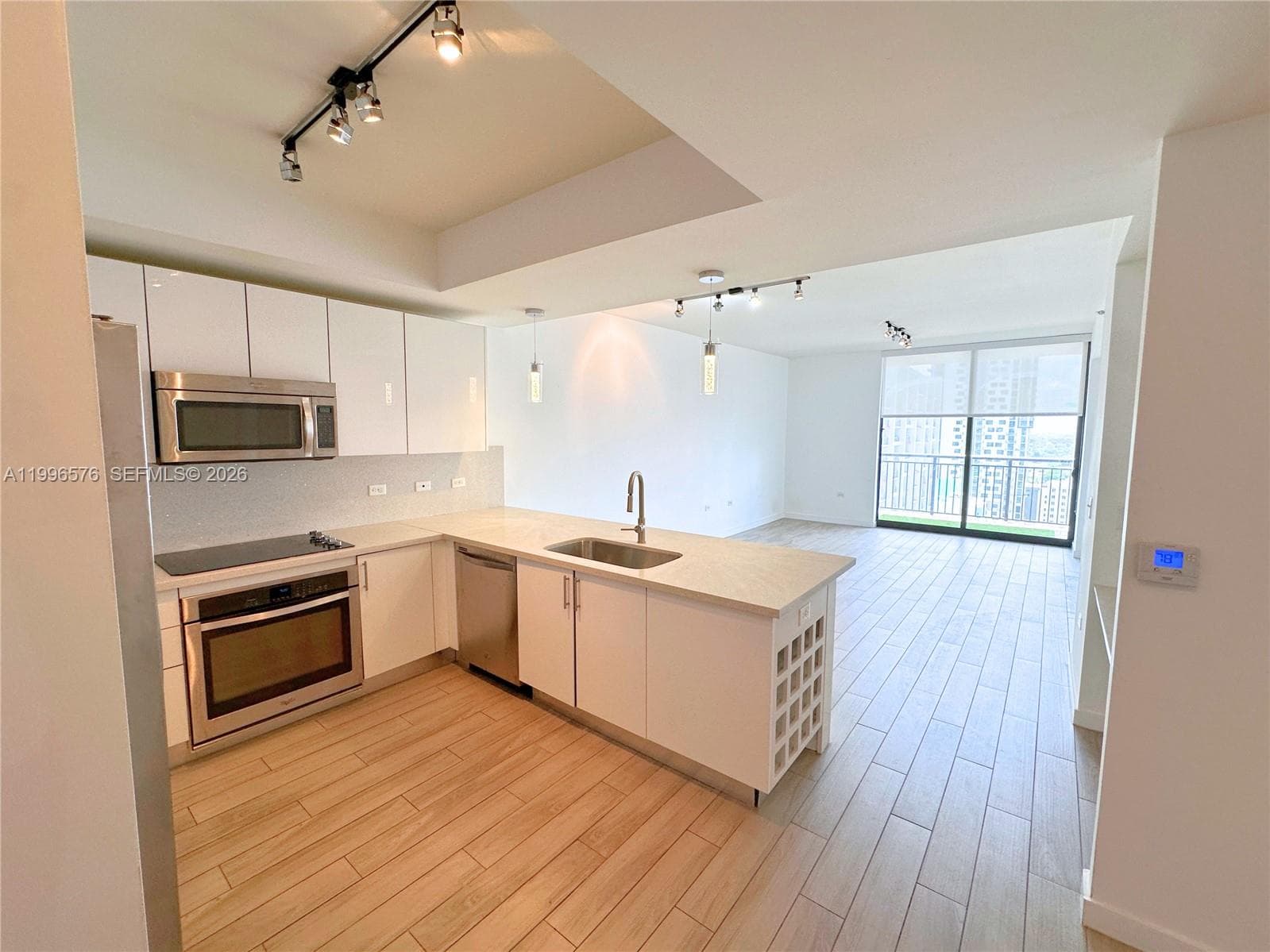 999 SW 1st Ave # 2109, Miami FL 33130 photo 3