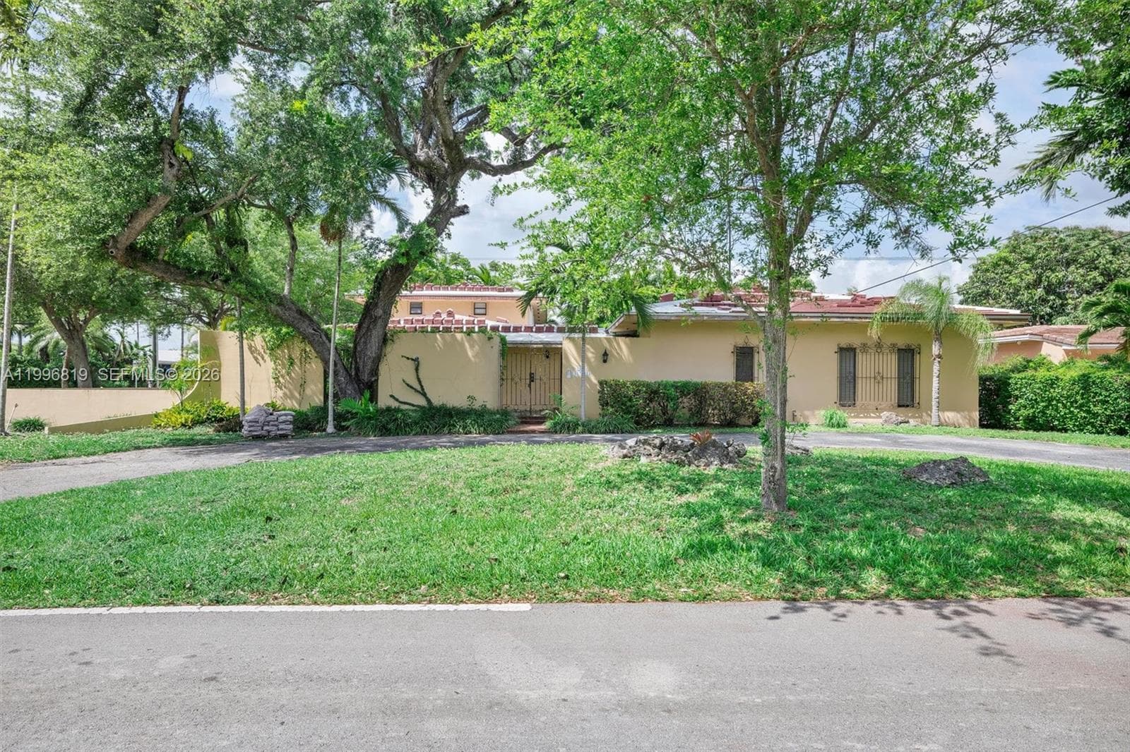 1545 Cantoria Ave, Coral Gables FL 33146