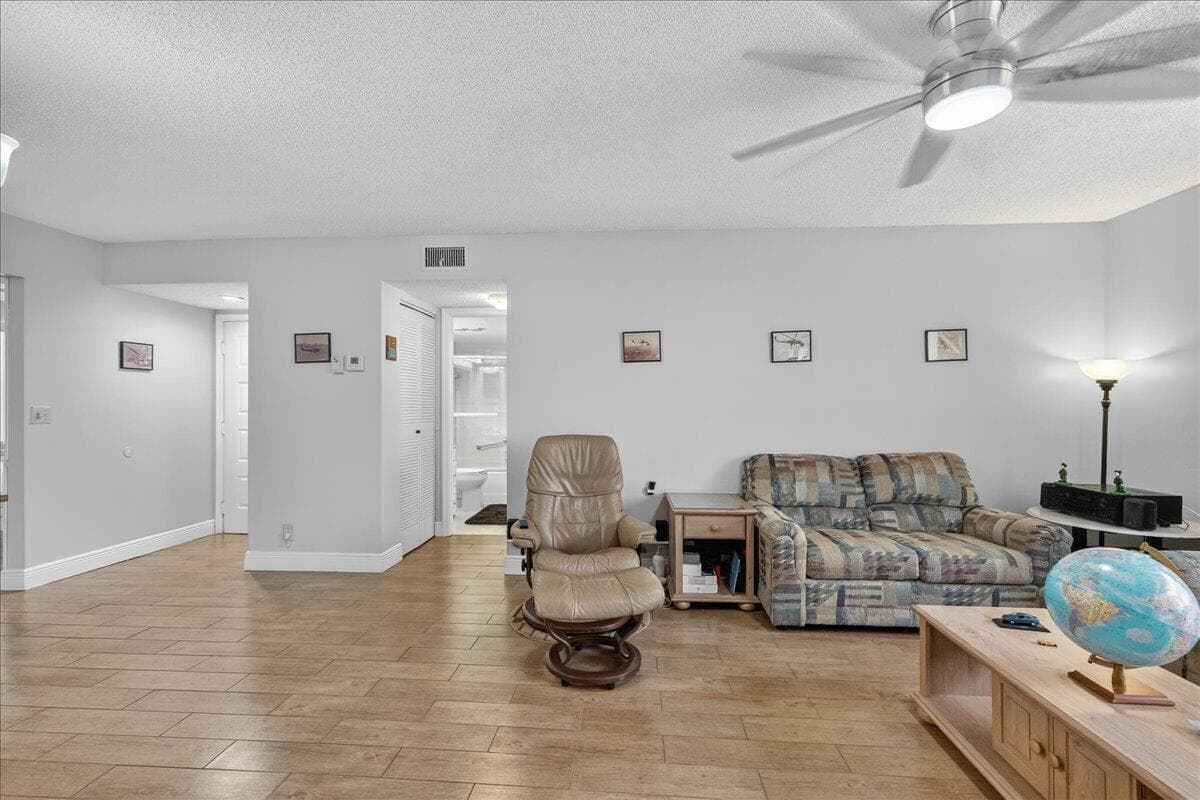 7633 Tahiti Lane # 101, Lake Worth FL 33467 photo 4