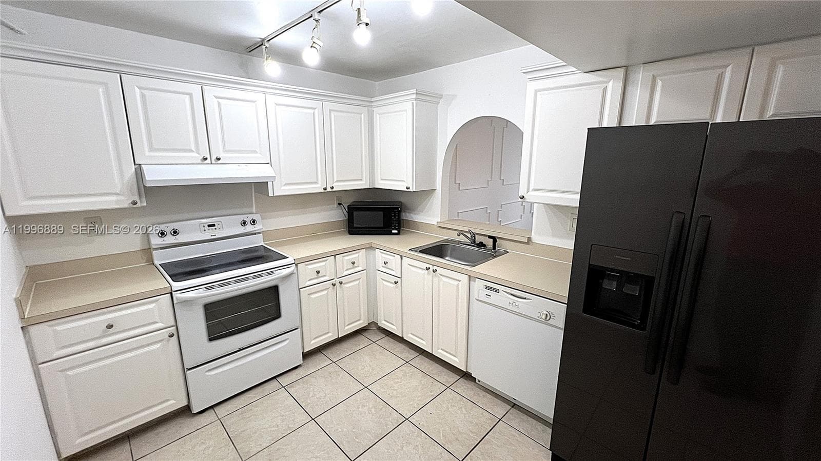 711 N Pine Island Rd # 211, Plantation FL 33324 photo 5
