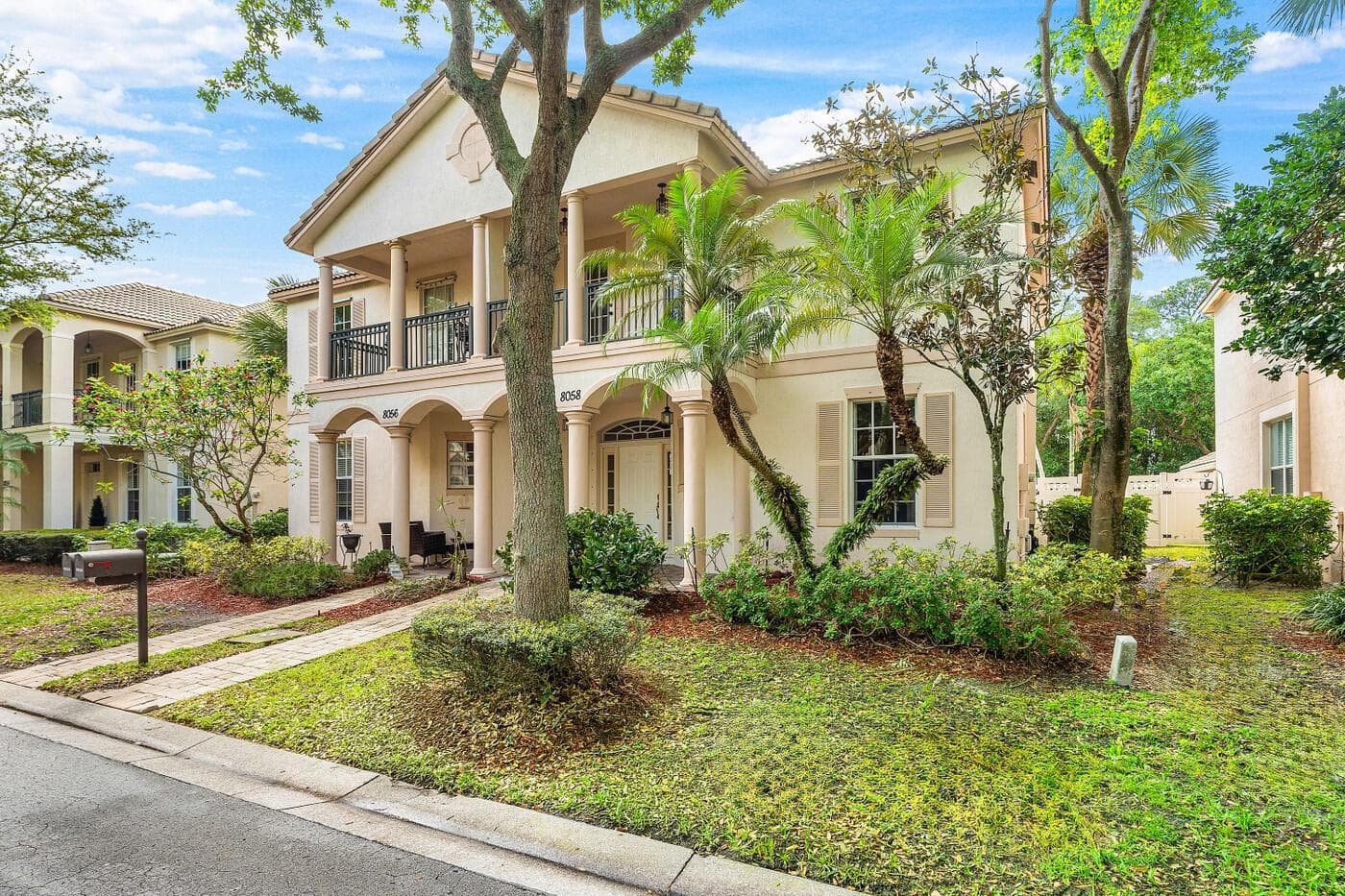 8058 Murano Circle, Palm Beach Gardens FL 33418 photo 2