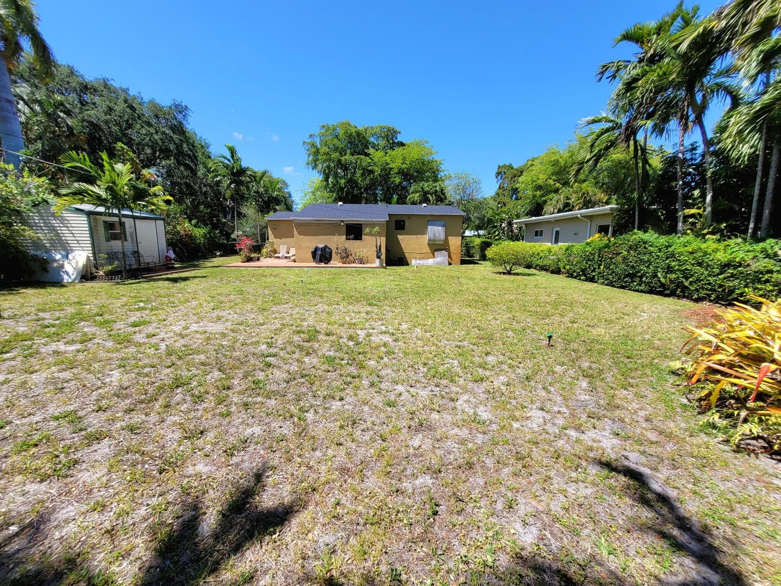 1060 NE 122nd Street, North Miami FL 33161 photo 4