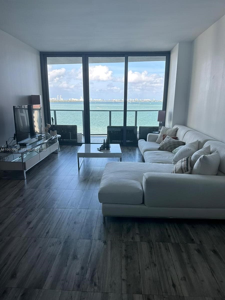 460 NE 28th St # 705, Miami, FL 33137 photo 2