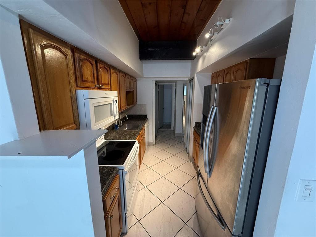 19428 NE 26th Avenue # 103b, Miami FL 33180 photo 4