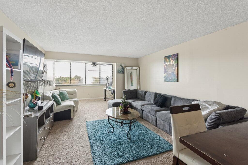 8030 Hampton Boulevard # 404, North Lauderdale FL 33068 photo 3