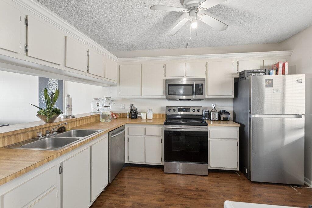8030 Hampton Boulevard # 404, North Lauderdale FL 33068 photo 4