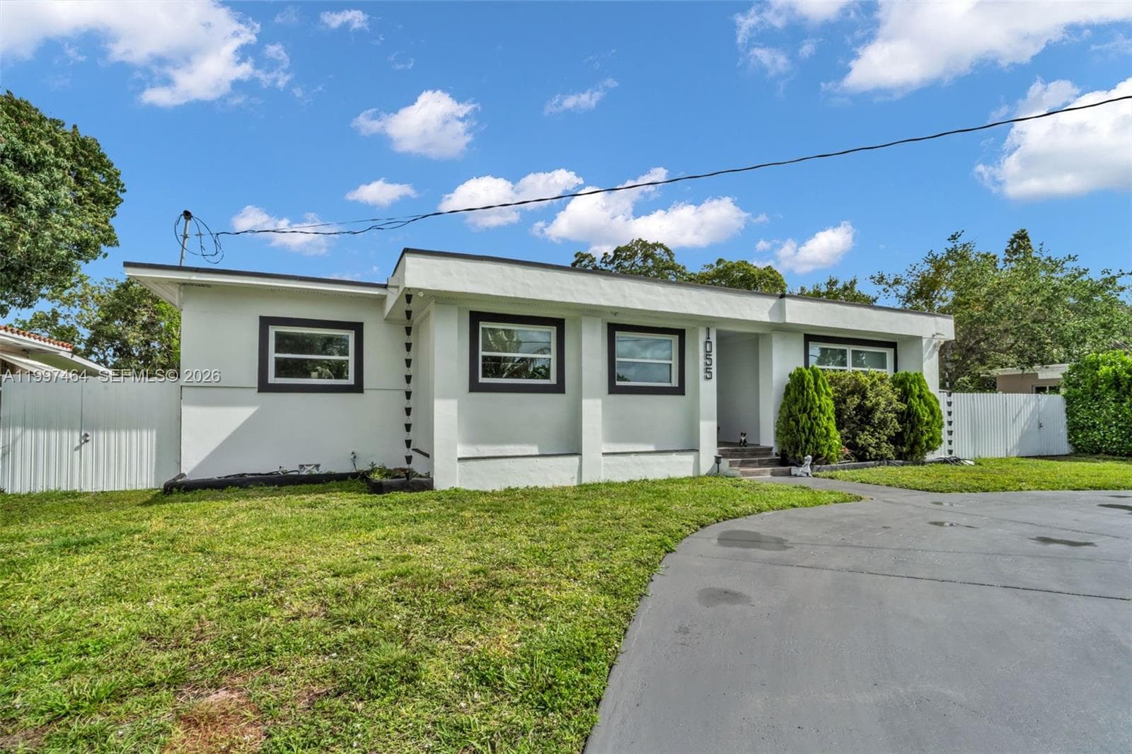 1055 NE 144th St, North Miami FL 33161 photo 2