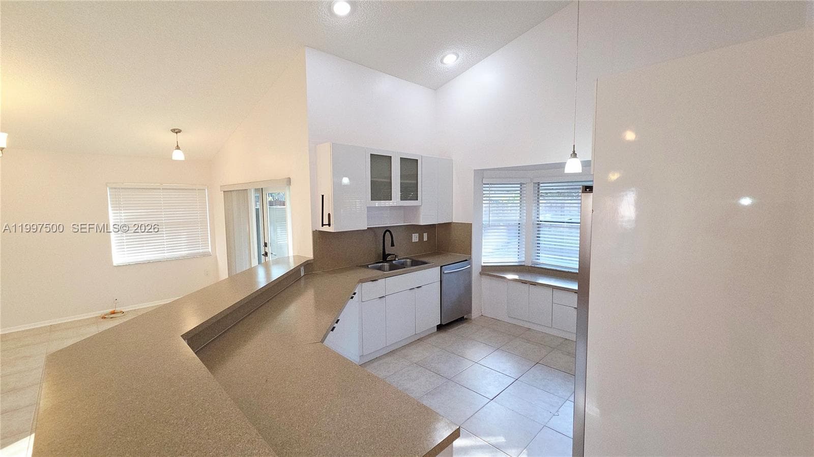 3247 NW 123rd Ave, Sunrise FL 33323 photo 3