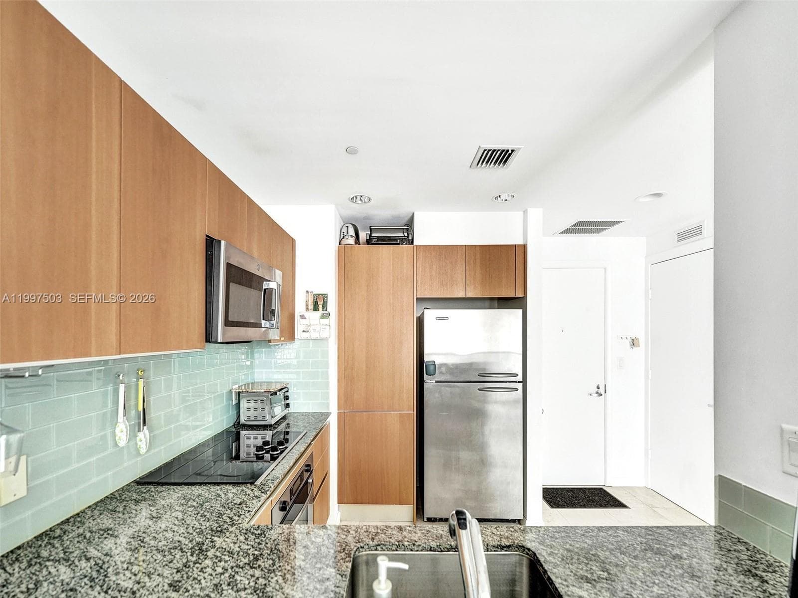 1050 Brickell Ave # 2722, Miami FL 33131 photo 4
