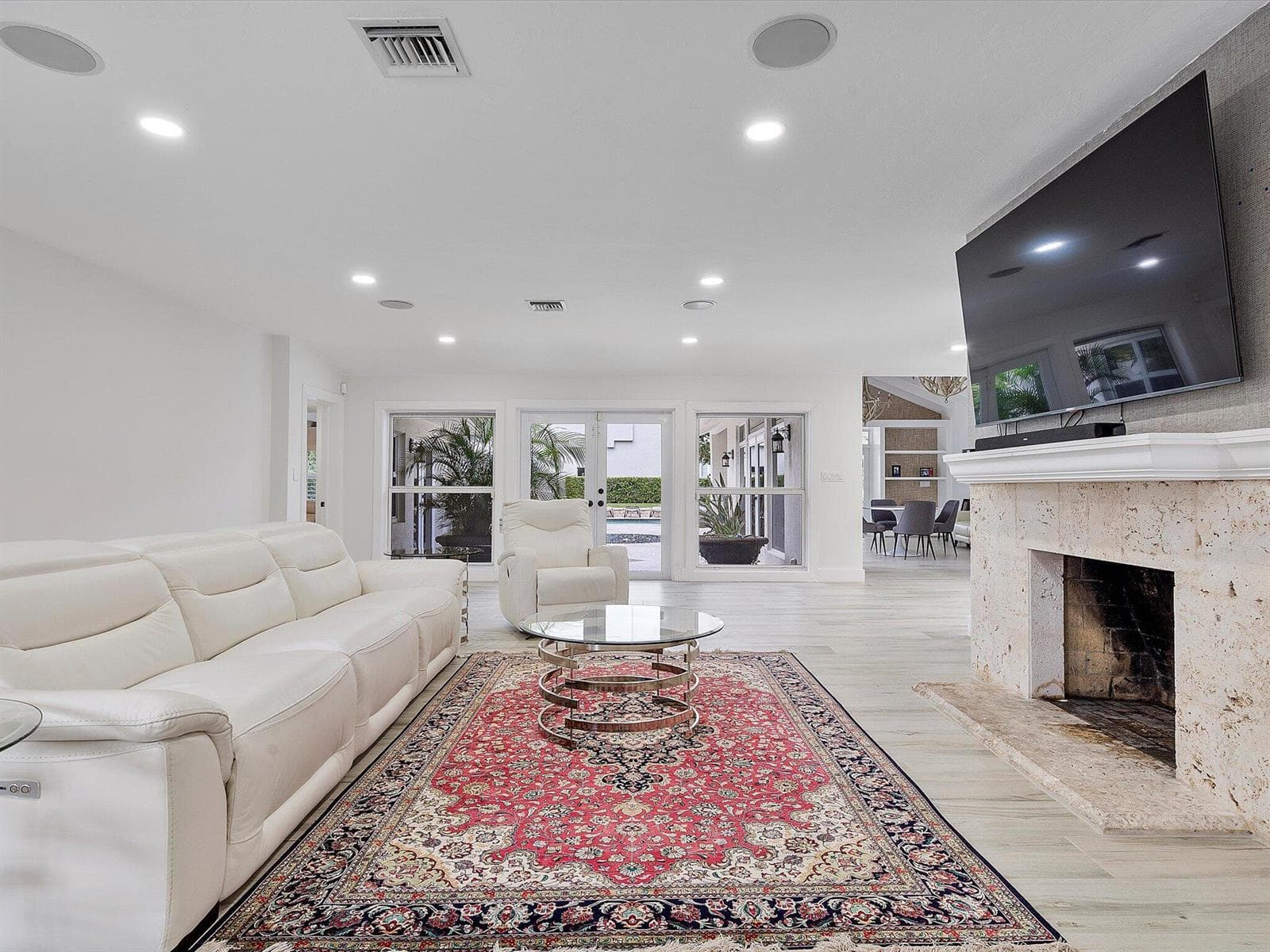 411 Poinciana Drive, Fort Lauderdale FL 33301 photo 2