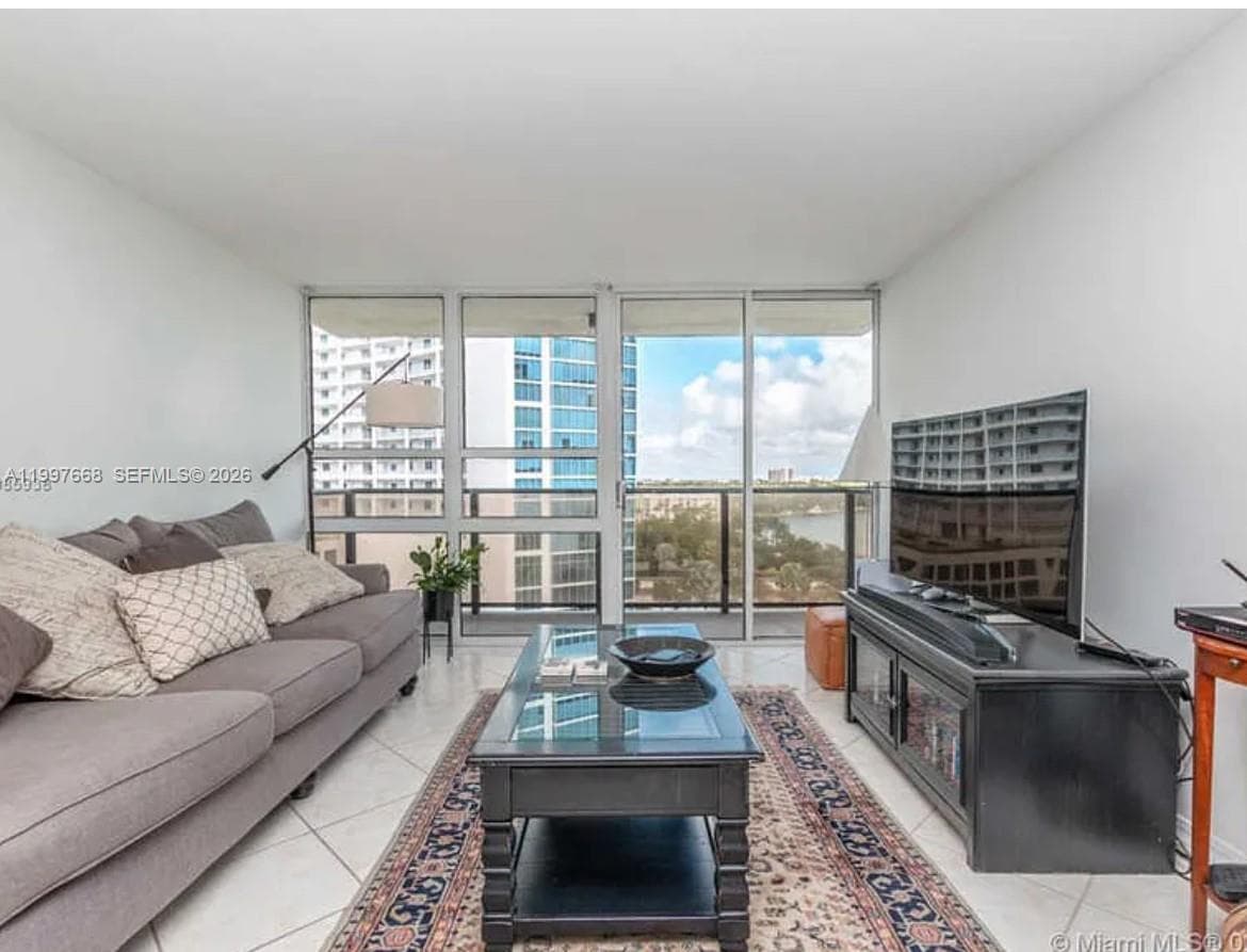 600 NE 36th St # 1006, Miami FL 33137 photo 2