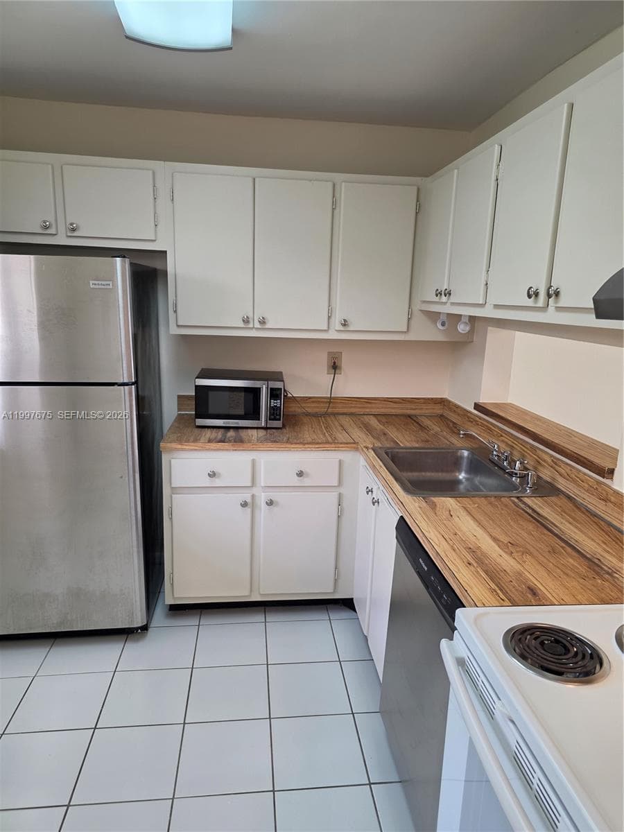 8005 SW 107th Ave # 309, Miami FL 33173 photo 3