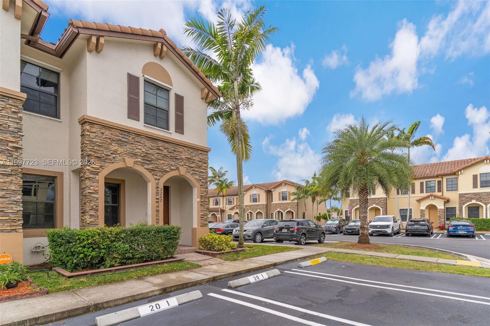3202 SE 6th St, Homestead FL 33033 photo 3