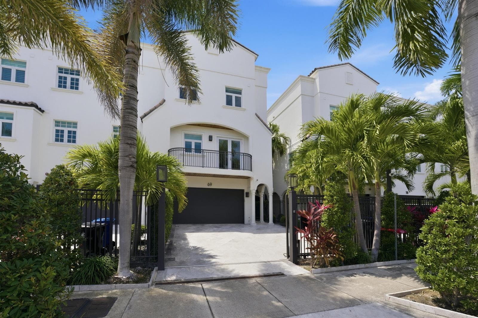 69 Isle Of Venice Drive, Fort Lauderdale FL 33301 photo 2