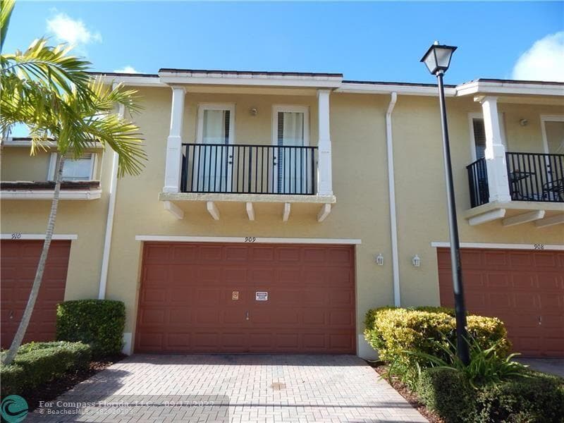 4720 Mimosa Place # 909, Coconut Creek FL 33073