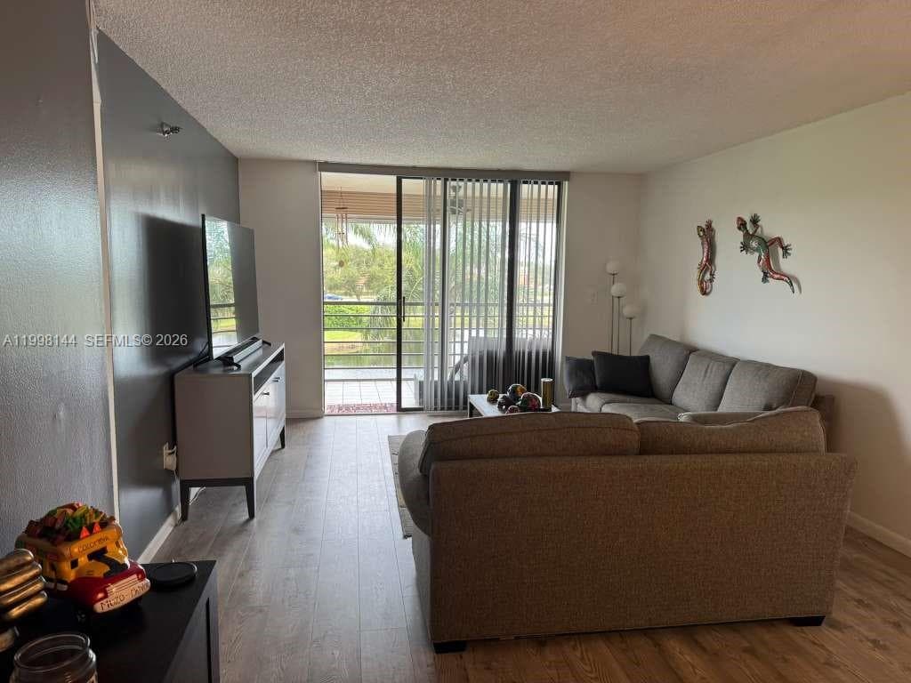 1200 Saint Charles Pl # 321, Pembroke Pines FL 33026