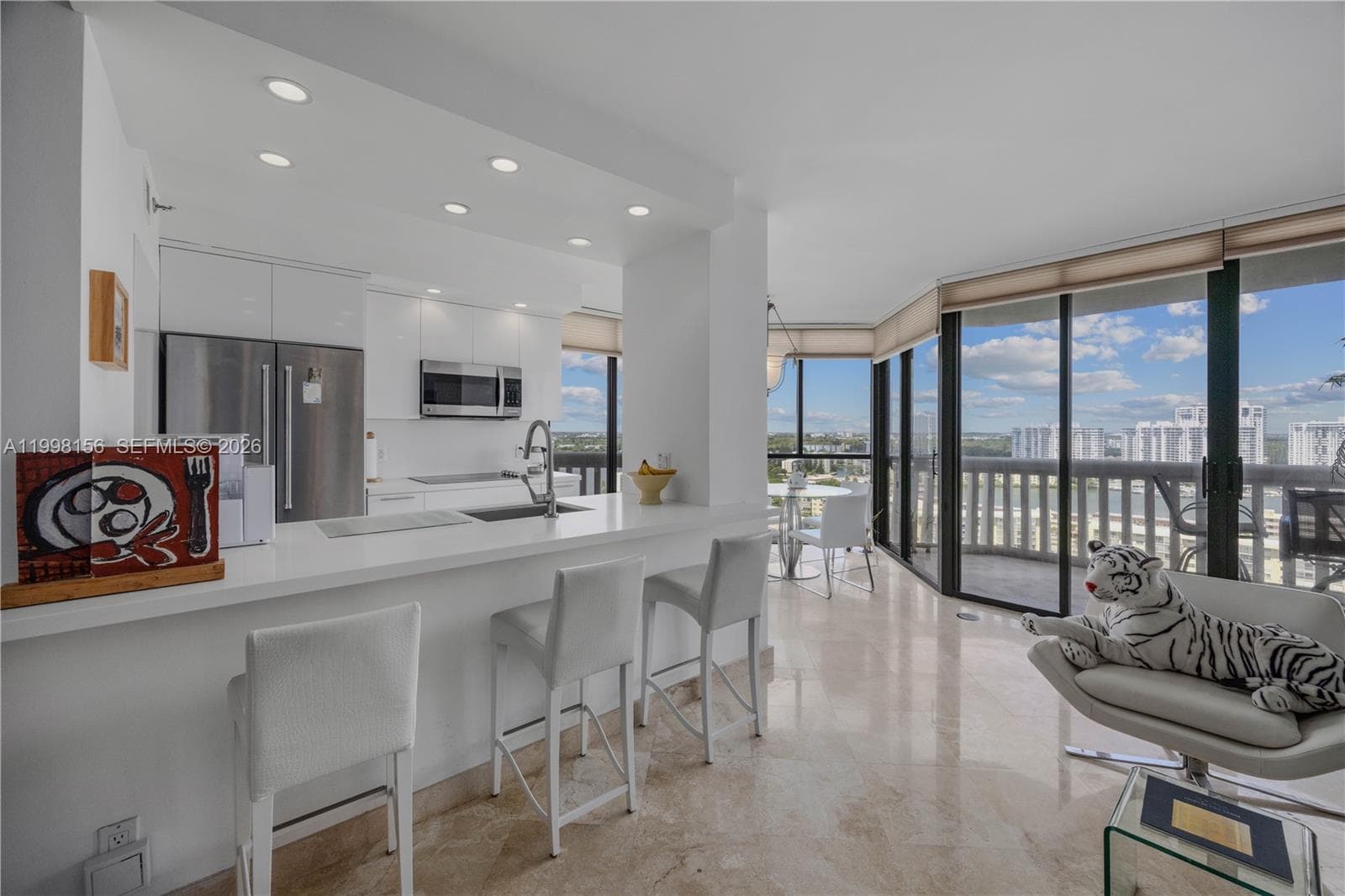 1000 W Island Blvd # 1910, Aventura FL 33160 photo 4