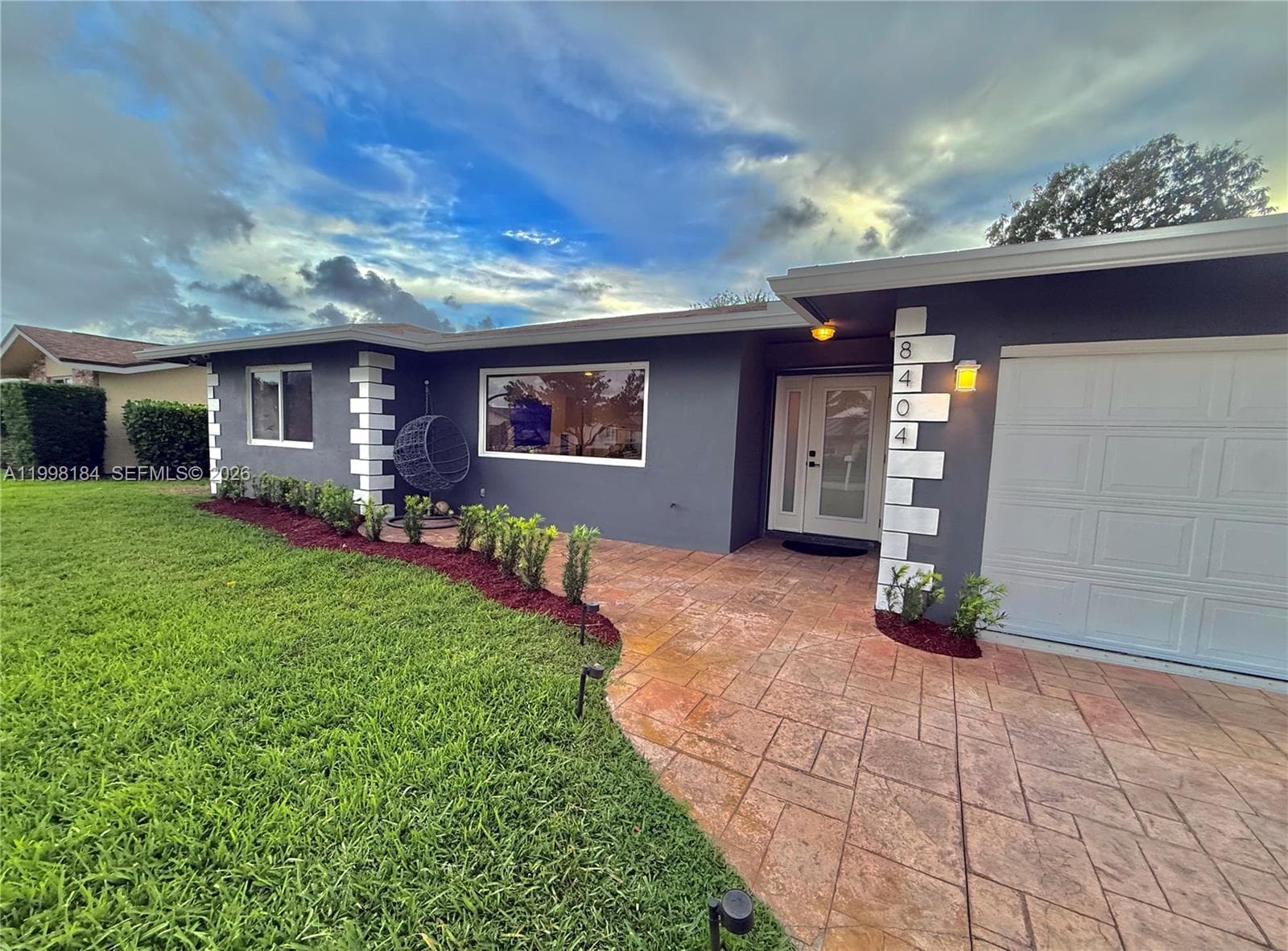 8404 SW 26th St, Davie FL 33324 photo 2