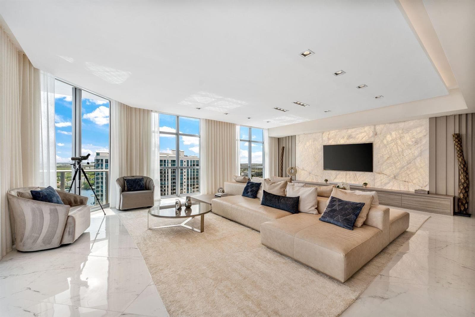 17301 Biscayne Boulevard # 7, North Miami Beach FL 33160 photo 2