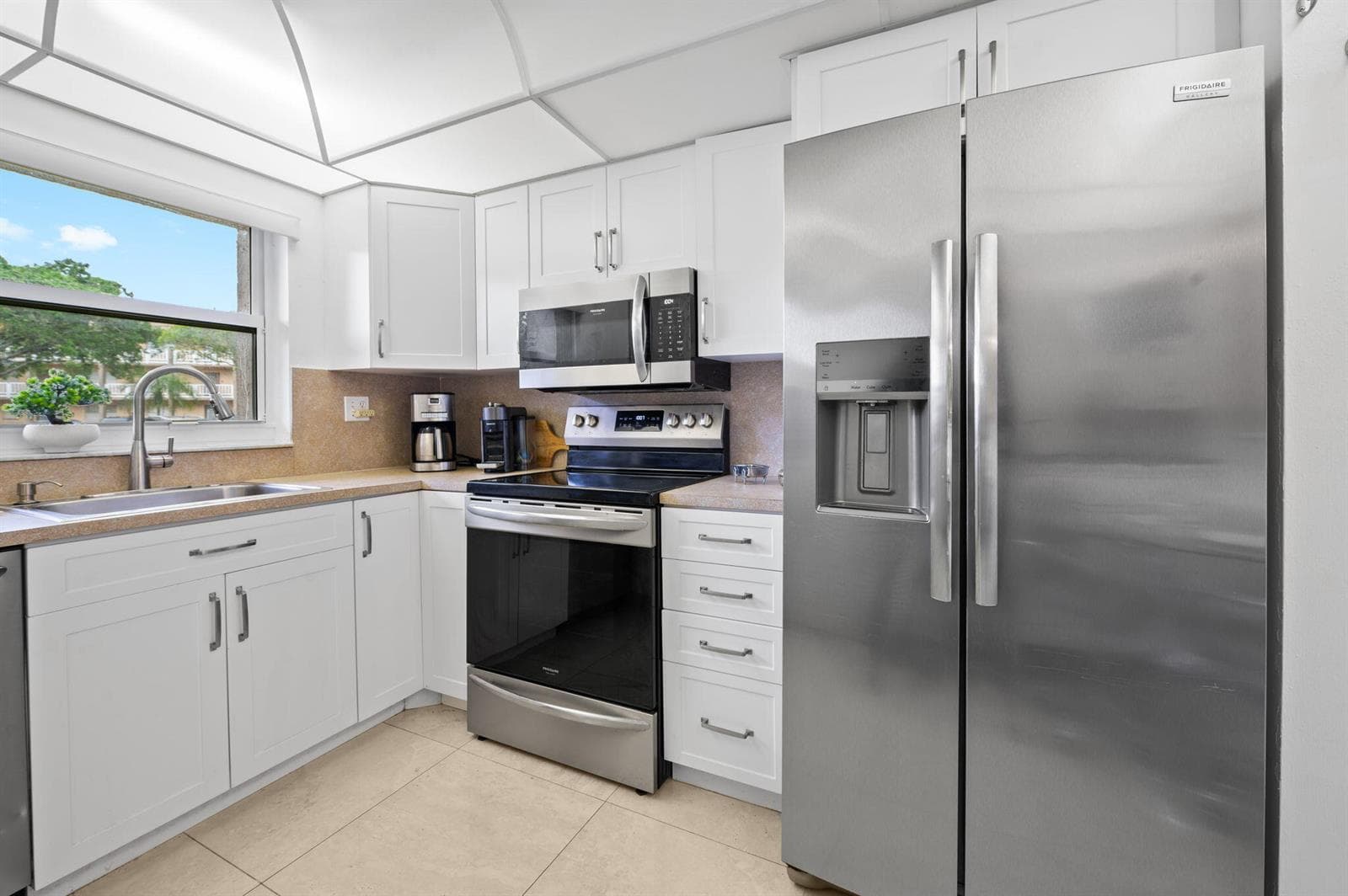 9330 Sunrise Lakes Boulevard # 104, Sunrise FL 33322 photo 4