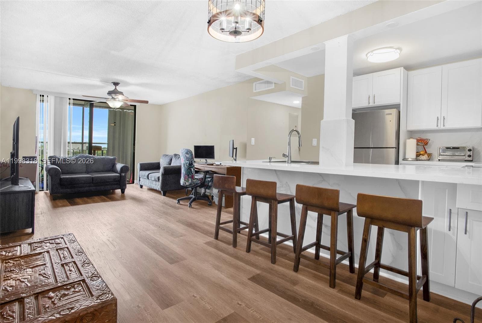 9682 Fontainebleau Blvd # 503, Miami FL 33172 photo 2