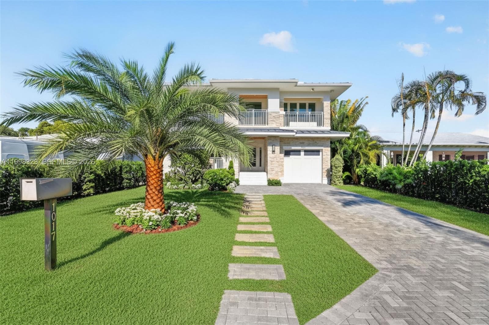 1017 S Palmway, Lake Worth FL 33460 photo 2