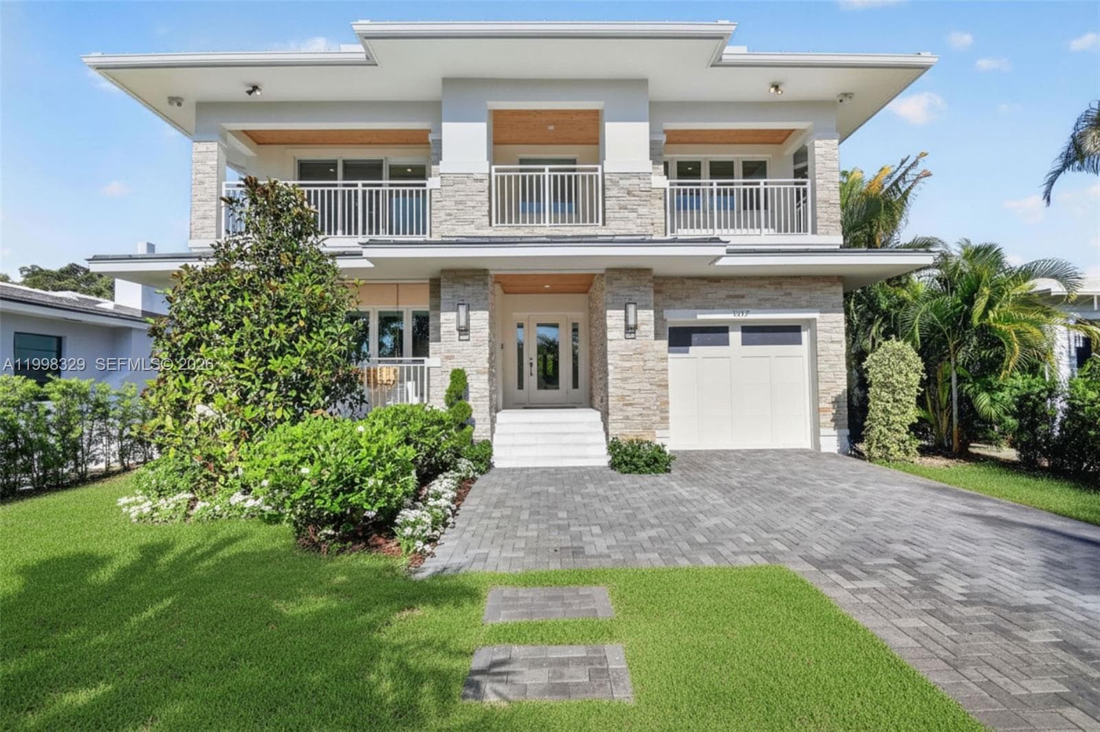 1017 S Palmway, Lake Worth FL 33460 photo 3