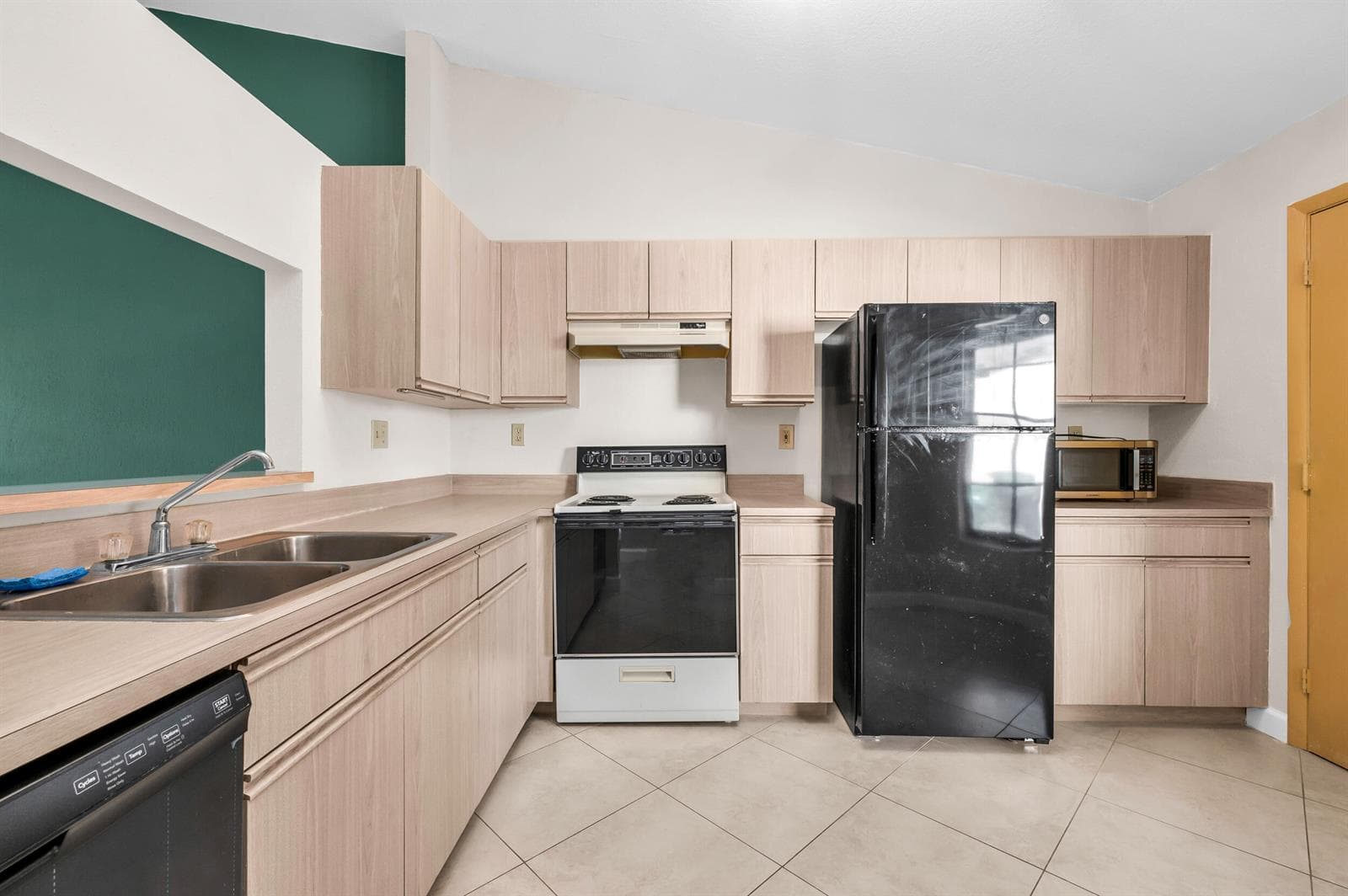 9665 NW 76th Court, Tamarac FL 33321 photo 3